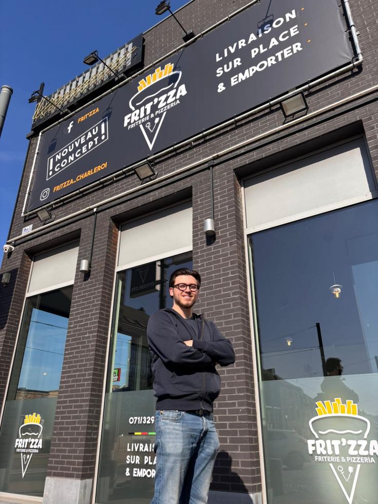 Dario devant Frit'zza a Jumet